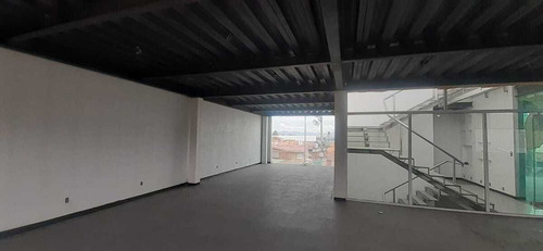 En Renta San Lorenzo Tepaltitlan, Edificio De 2 Plantastoluca