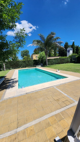 Venta Hermosa Quinta De 5 Ambientes, Barrio Parque La Celia, Ezeiza