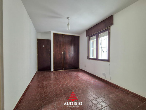Audisio Vende - Obispo Trejo 741