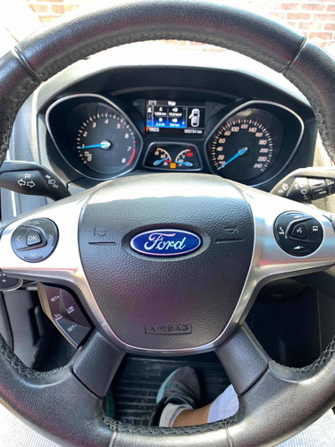 Ford Focus Titaium Automatico Sedán
