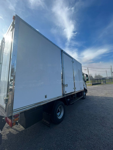 Iveco Tector 110.190 + Caja Paquetera De Fibra 5 Mts.