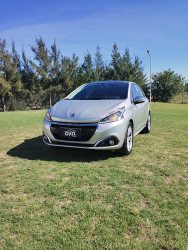 Peugeot 208 1.6 Urban Tech