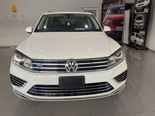 Imagen 2 de 9 de Volkswagen Touareg V8 R Line