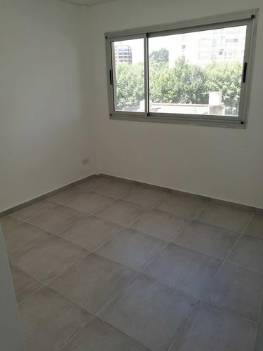 Imagen 4 de 7 de Departamento 2 Amb. Con Cochera Monte Grande