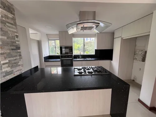 103m2 Apartamento En El Poblado