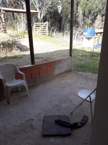 Imagem 4 de 11 de Terreno Em Região De Chácaras, Com Casa Construída