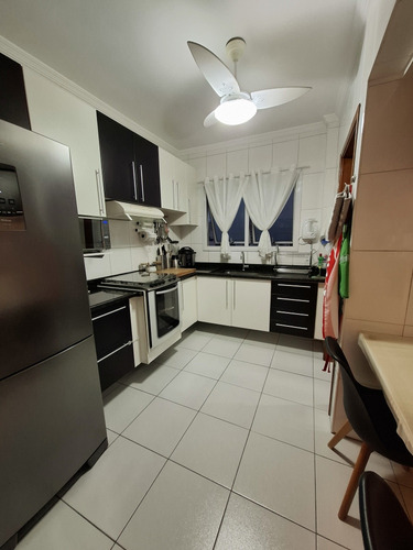 Apartamento 2 Dormitórios Com 1 Suite