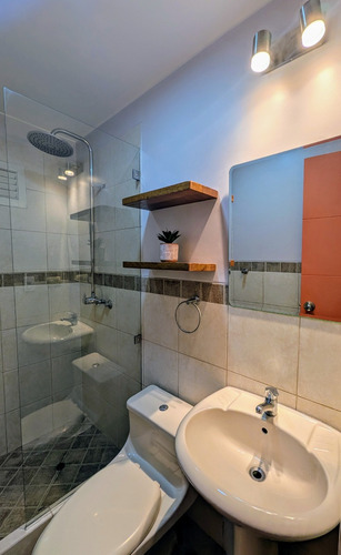 Alquiler De Habitaciones Para Mujeres-pueblo Libre( Limite Con San Miguel) A Dos Cuadras De Plaza San Miguel, Pucp, A 10 Minutos De La Upc, U. San Marcos Y U. Ruiz De Montoya; A 20 Minutos U.pacifico.