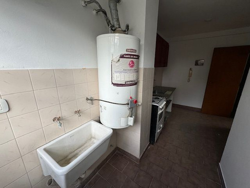 Departamento En Venta De 2 Dormitorios En José Hernández