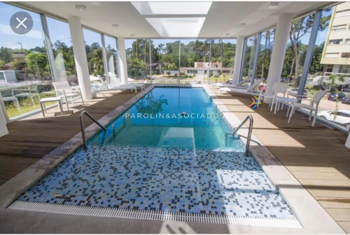 Oportunidad En Venta De 2 Dormitorios En Bellagio Tower, Punta Del Este.
