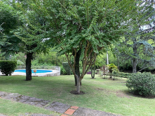 Se Vende Casa En Tanti Centro Frente Al Rio Con Pileta Climatizada