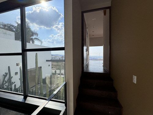 Preciosa Casa En Venta En Los Cipreses Corregidora