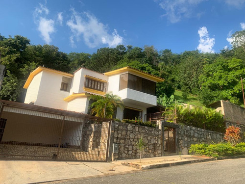 Marcos Moreno Vende Confortable Casa-quinta En El Trigal Norte.