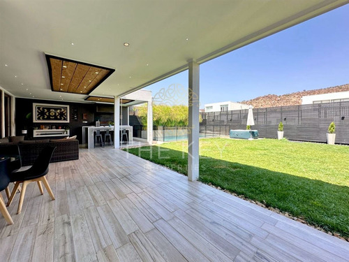 Impecable Casa En Venta 3d 3b Santa Elena