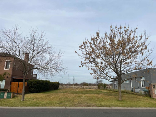 Lote Barrio Santa Bárbara, Excelentes Vistas Ambos Frentes.