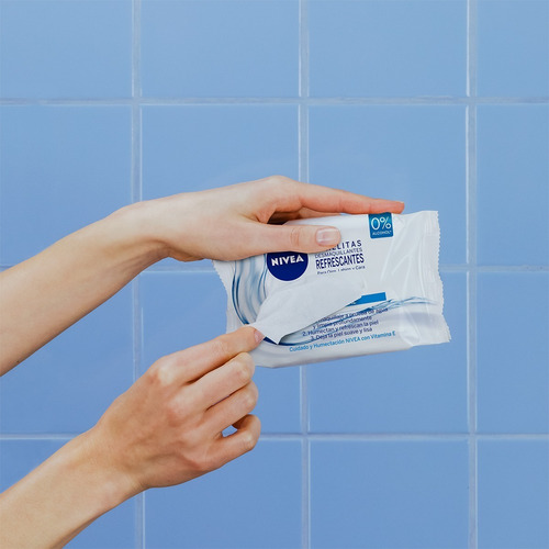 Imagen 4 de 5 de Toallas Faciales Desmaquillantes Nivea Con Vitamina E 25pzas