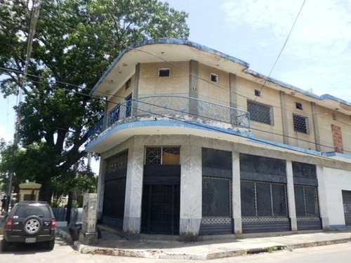 Imagen 1 de 8 de Edificio Con Locales En San Blas (crl-38)