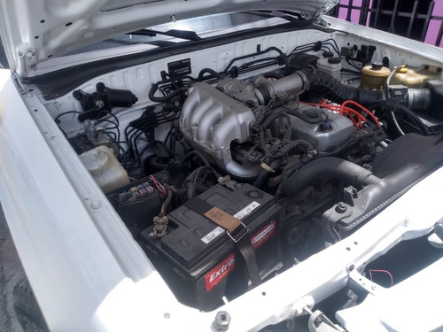 Mazda B2600 Doble Cabina 4x4 Modelo 2004