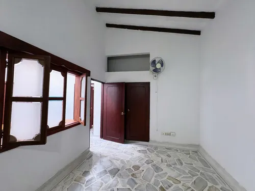 Casa En Venta En Prados Del Norte. Cod V11664