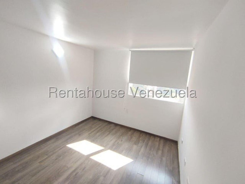 Se Alquila Estupendo Apto En Colinas De La Tahona Cod 25-18273 Rex