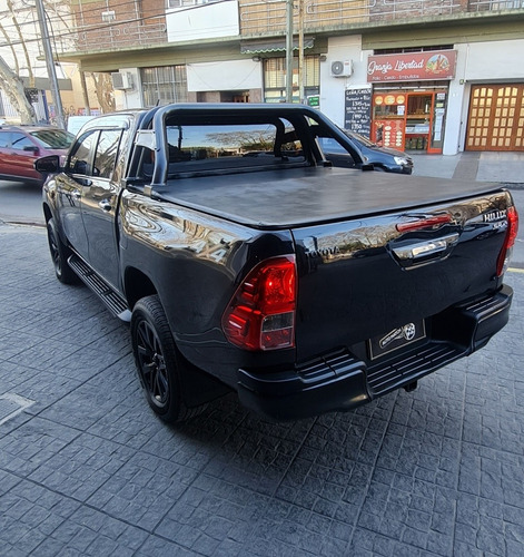 Imagen 10 de 17 de Toyota Hilux 2016 2.8 Cd Srx 177cv 4x4 At