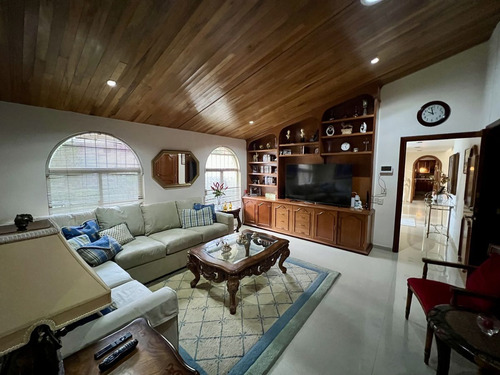 Casa En Venta En El Palomar