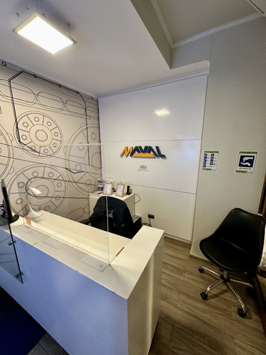 Oficina Amoblada Con Diseño Único En Machalí
