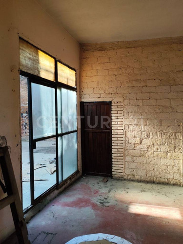 Se Vende Terreno Con Construcción En Col. Del Valle