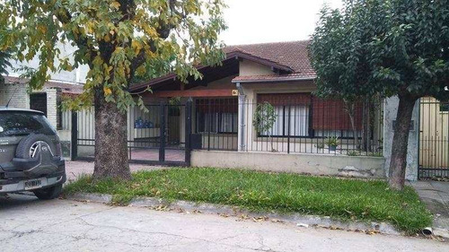 Imagen 2 de 14 de Chalet En Venta En Ituzaingo Norte