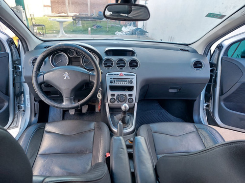 Peugeot 408 2.0 Allure 143cv