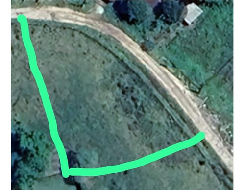 Terreno Plano, Boa Localização A 800 Mt De Asfalto, Iluminad