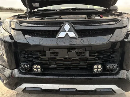 Mitsubishi L200 2.4 LIMITED DIESEL AUTO