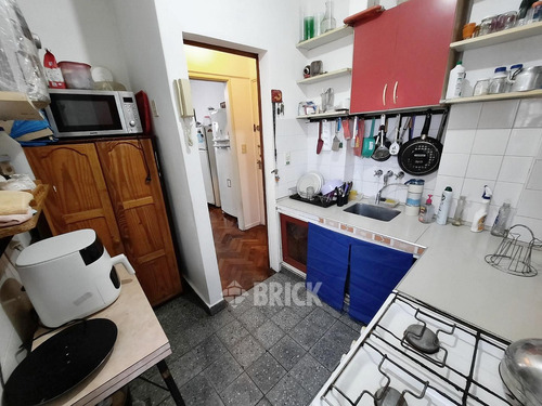 Hipolito Yrigoyen Al 2900 - Impecable Todo Sol Todo Externo
