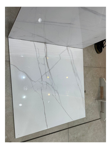 Porcelanico Calacata Gris Lux 72x72 Pulido Rectificado 1ra
