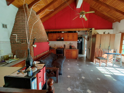 Vendo Excelente Casa Quinta Con Quincho (tipo Departamento) En Esquina Y Sobre Avenidas 155 Y 32 (2.450 M2)!!!