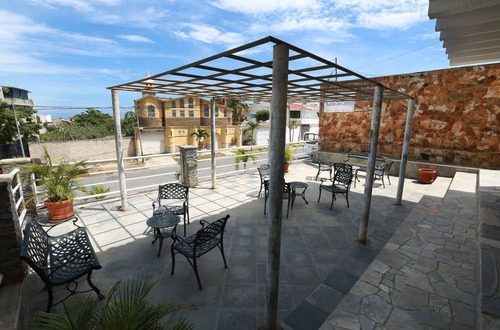 En Venta Hermosa Posada Ubicada En El Litoral Estado La Guaira, En La Bella Urbanización Playa Grande A 5 Min Del Aeropuerto De Maiquetía. Fr