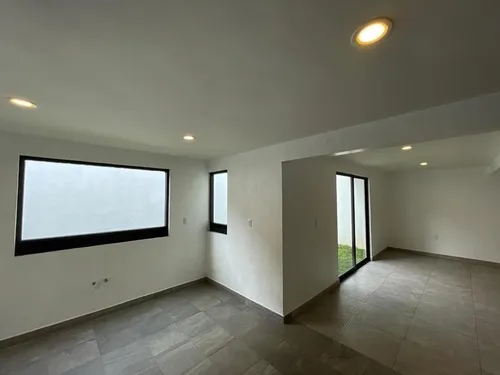 Rento O Vendo Casa Sola En Cacalomacan.