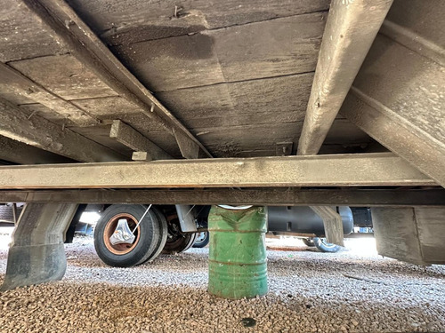 Bau De Aluminio Com 9,30m Caminhao Truck