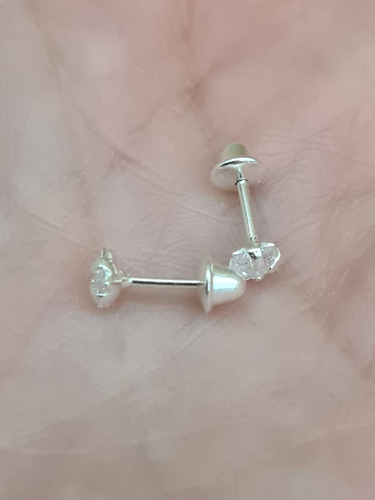 Imagem 5 de 10 de Brincos Bebê Quadrado 3mm Tarracha Baby Prata 925
