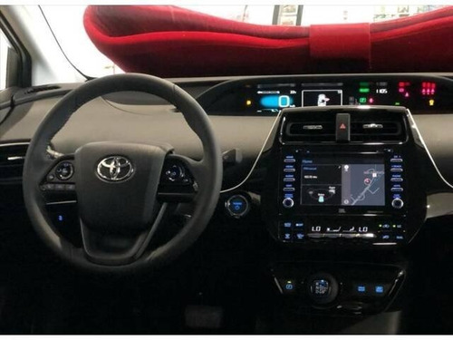 Toyota Prius 1.8 High (aut)