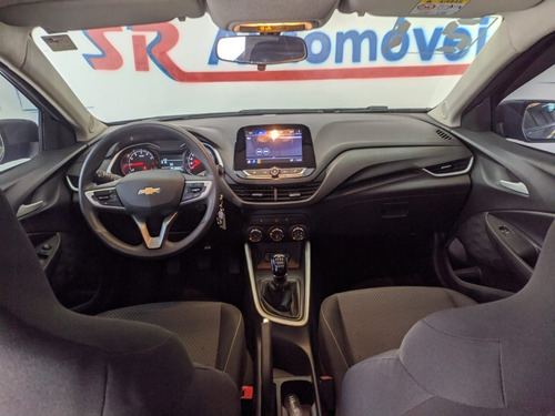 Imagem 6 de 10 de Chevrolet Onix