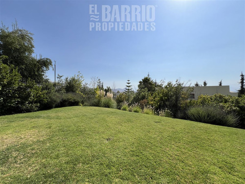 Casa En Venta De 5 Dorm. En Piedra Roja, Chicureo