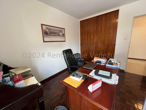 Alquiler De Amplio Apartamento En Las Mercedes / Cl. Mls-24-18737