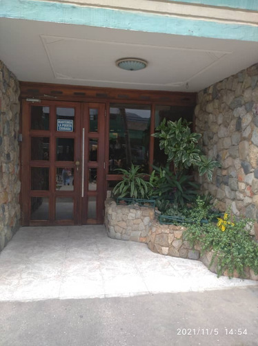 Imagen 7 de 10 de Rosmeli Vende Cómodo Apartamento En Res. Don Bosco Al Lado Del C.c La Granja Naguanagua