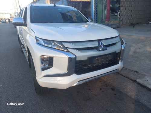 Mitsubishi L200 2.4 Triton Sport Hpe S Cab. Dupla 4x4 Aut. 4p 6 marchas
