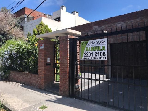 Hermosa Casa Con Garaje Y Fondo Verde, Zona De Colegios