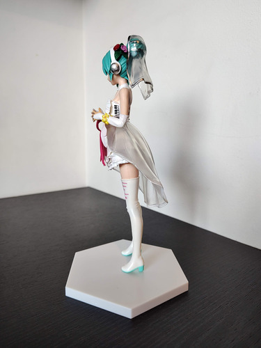 Figura Miku Hatsune En Vestido De Novia - Importada