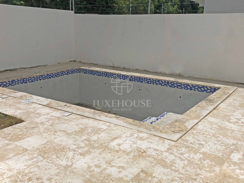 Imagen 4 de 5 de Imponente Casa De Dos Niveles Terraza Y Piscina En Residencial Cerrado, Llanos (eac-012)