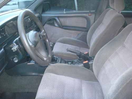 Imagem 10 de 14 de Chevrolet Omega Gls 2.2 Mecânico Gasolina 1997