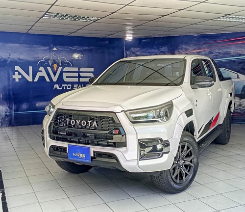 Imagen 3 de 11 de Toyota Hilux Gr